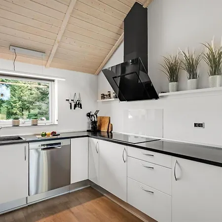 Jeldrik - 1-5km From The Sea By Interhome Blåvand